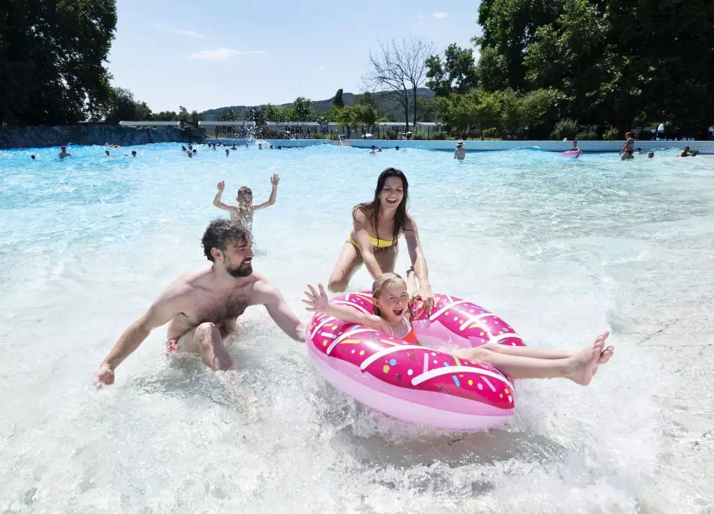 Bazen z valovi – Terme Čatež