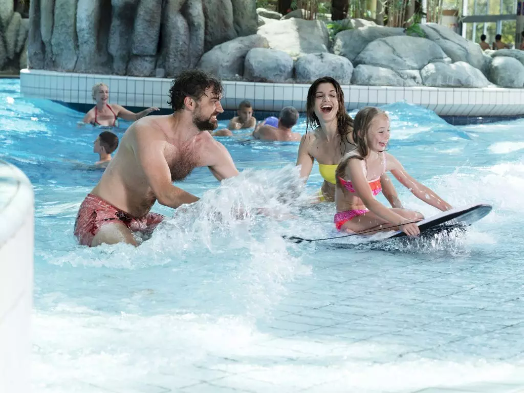 Bazen z valovi – Terme Čatež